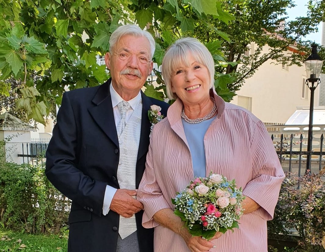 Ein Grund zum Feiern: die Hochzeit von Karin und Kurt!